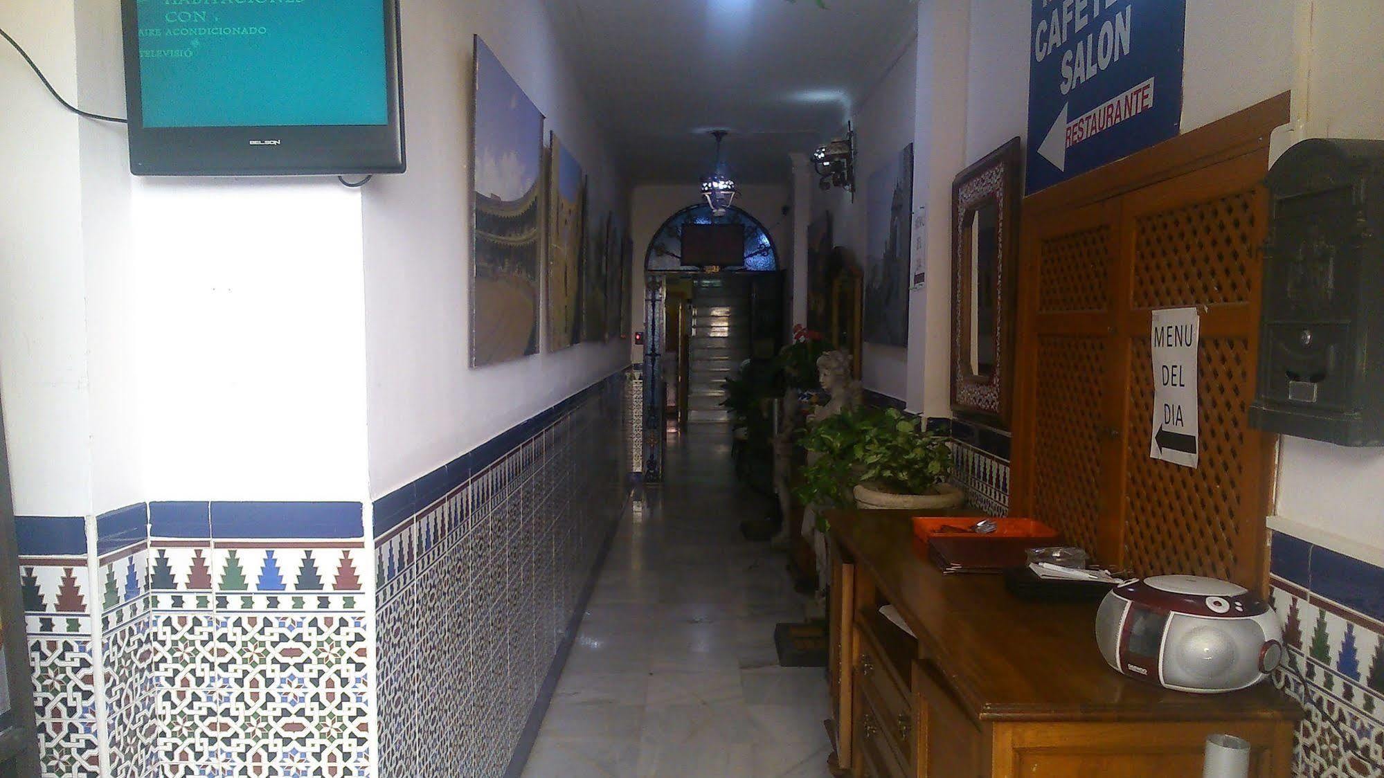 Hostal Virgen Del Rocio Ronda Exterior photo